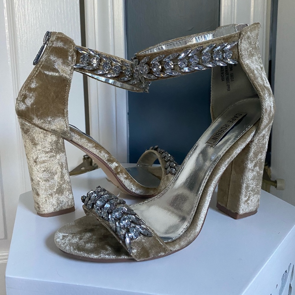 Heeled sandals